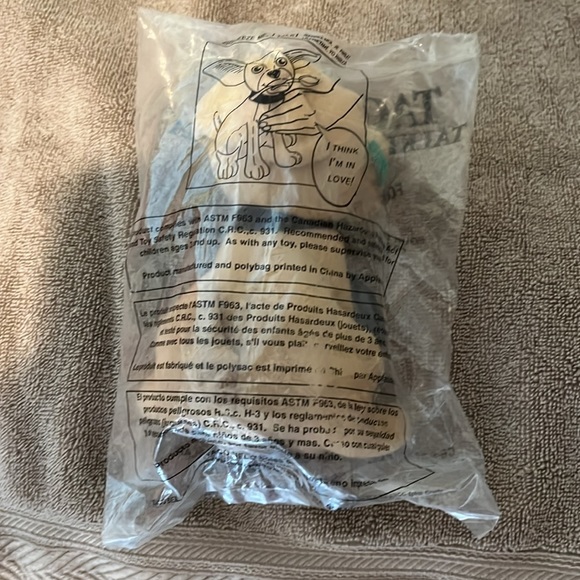 Taco Bell talking chihuahua “I think I’m in love”in sealed packaging still talks - Picture 2 of 3